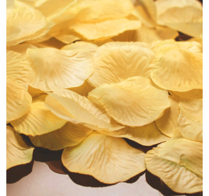 Textilní plátky růží na házení 48 x 52 mm - okrově žlutá (100 ks/bal)